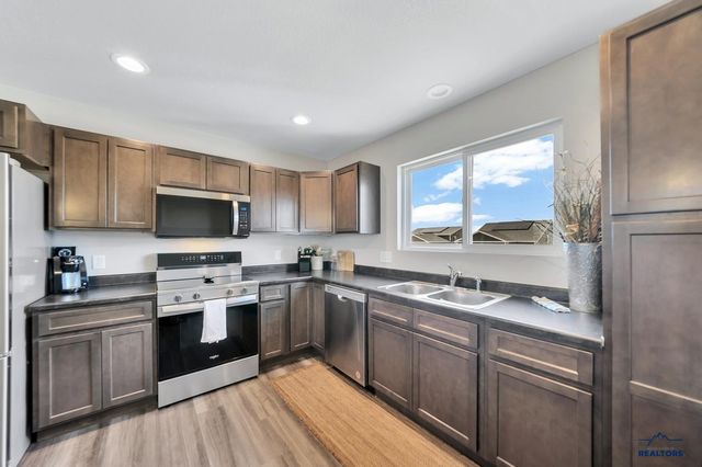 4048 HARALSON LN, Rapid City, SD 57703