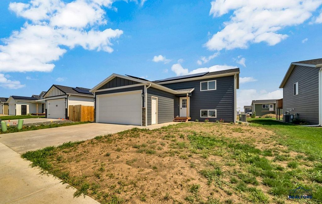 4048 HARALSON LN, Rapid City, SD 57703