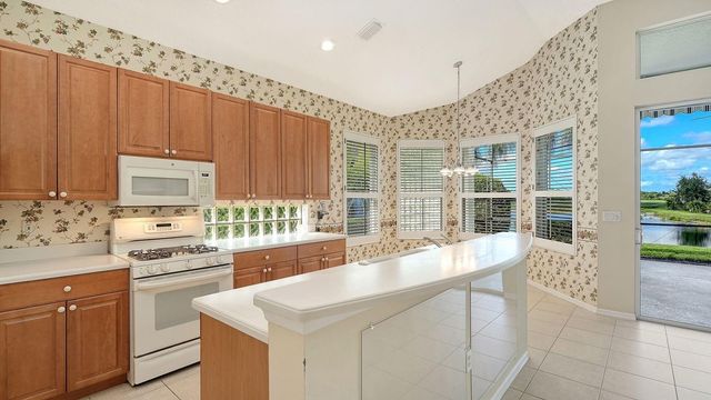 6734 PEBBLE BEACH WAY, Lakewood Ranch, FL 34202