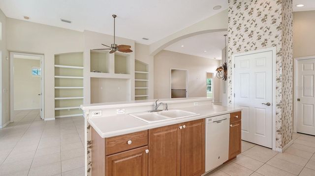 6734 PEBBLE BEACH WAY, Lakewood Ranch, FL 34202