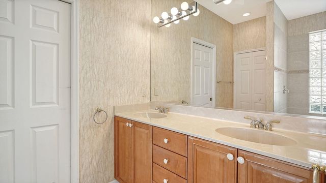 6734 PEBBLE BEACH WAY, Lakewood Ranch, FL 34202