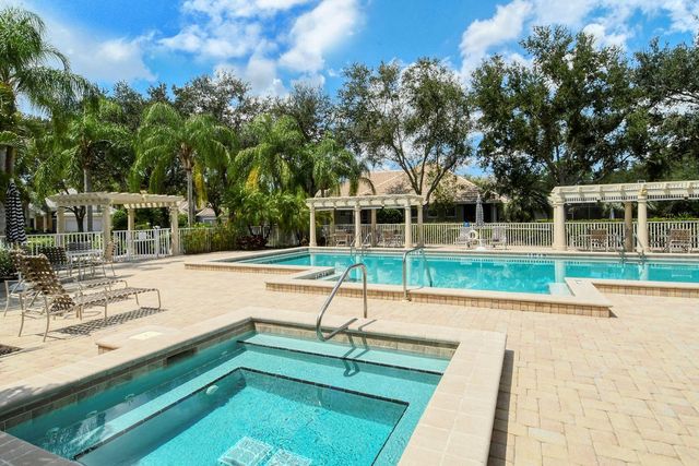 6734 PEBBLE BEACH WAY, Lakewood Ranch, FL 34202