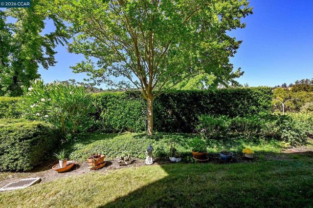 2055 Cactus Ct 2, Walnut Creek, CA 94595