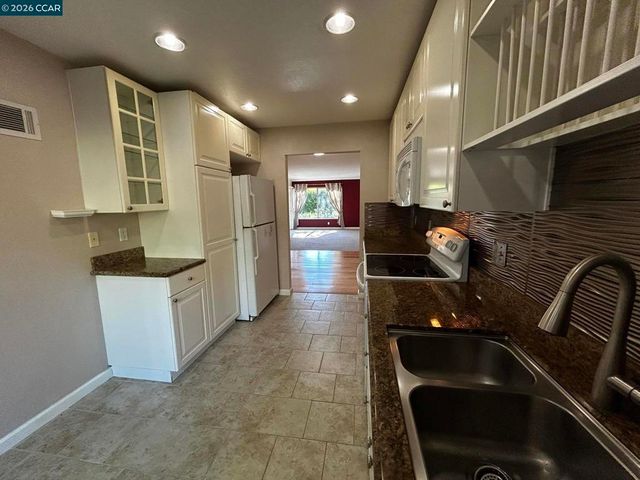 2055 Cactus Ct 2, Walnut Creek, CA 94595