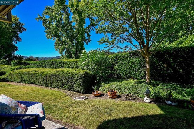 2055 Cactus Ct 2, Walnut Creek, CA 94595