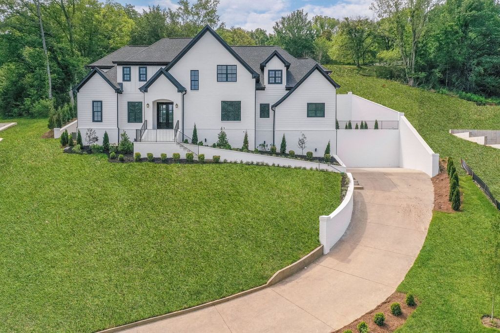 3004 Strickland Drive, Nashville, TN 37221