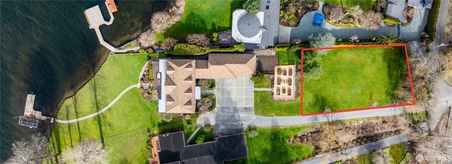6 XX E Lake Sammamish Parkway SE, Sammamish, WA 98074