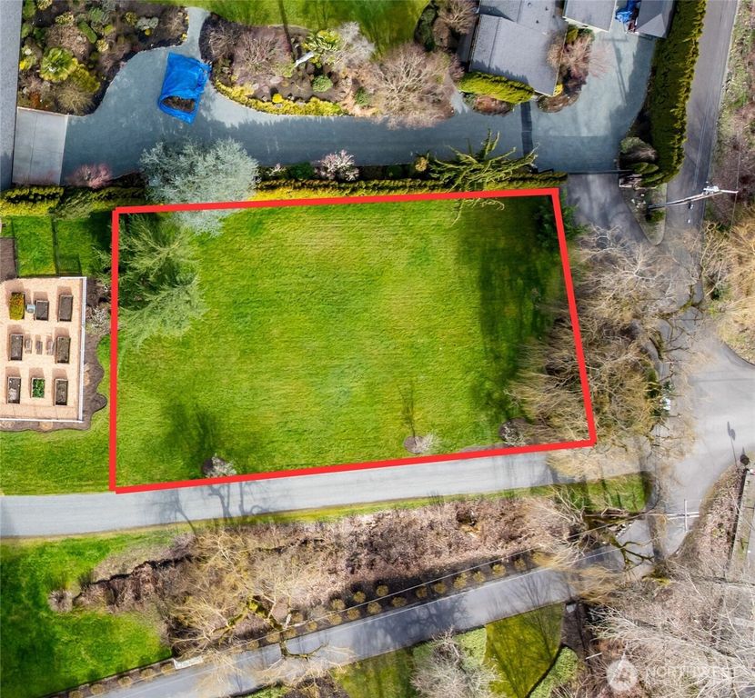 6 XX E Lake Sammamish Parkway SE, Sammamish, WA 98074