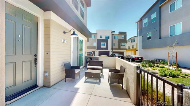 27131 Observation Court, Valencia, CA 91381
