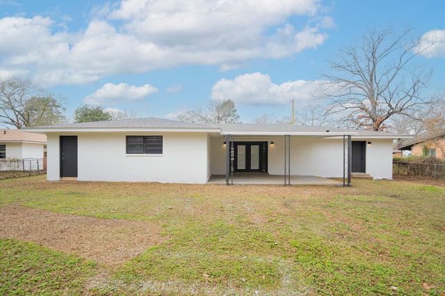 810 Sceyne Road, Kilgore, TX 75662