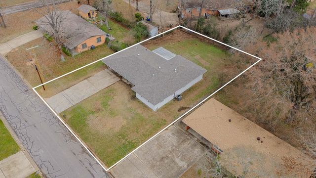 810 Sceyne Road, Kilgore, TX 75662