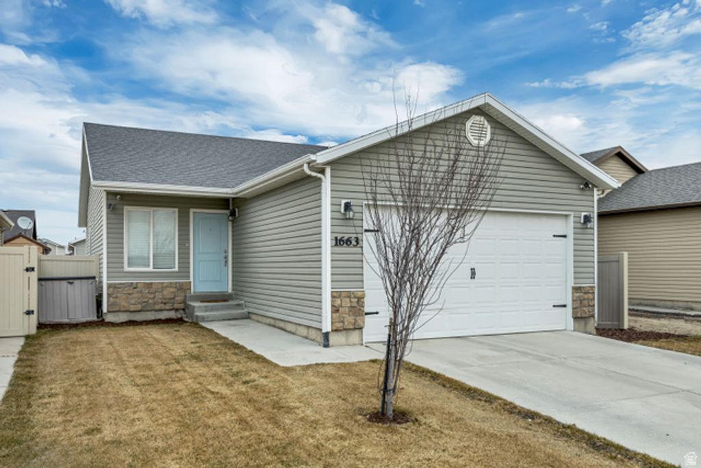 1663 E SHADOW DR, Eagle Mountain, UT 84005