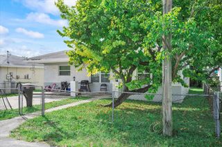 811 NW 5th Avenue, Hallandale Beach, FL 33009