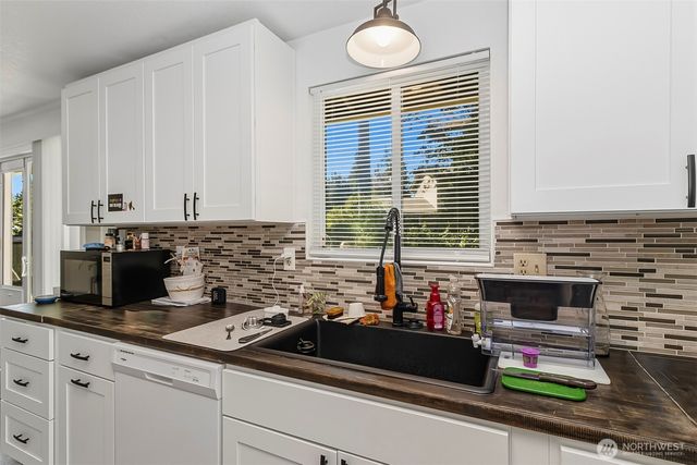 9010 9th Place SE, Lake Stevens, WA 98258
