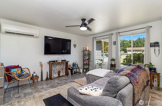 9010 9th Place SE, Lake Stevens, WA 98258