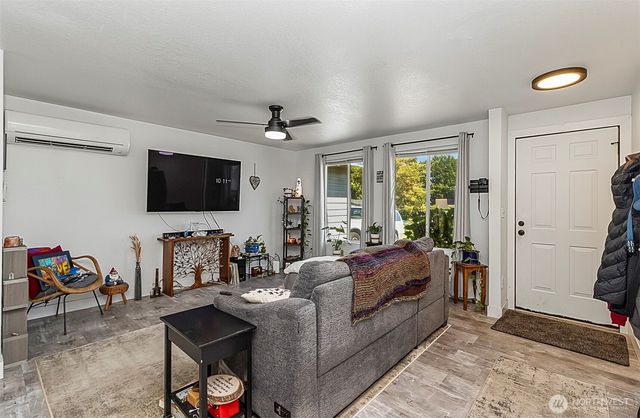9010 9th Place SE, Lake Stevens, WA 98258