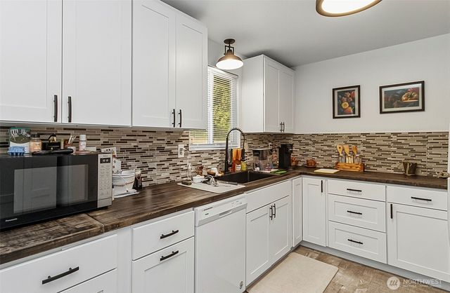 9010 9th Place SE, Lake Stevens, WA 98258