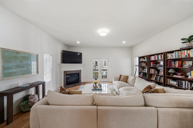 5734 Petty Street, Houston, TX 77007