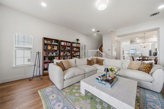 5734 Petty Street, Houston, TX 77007