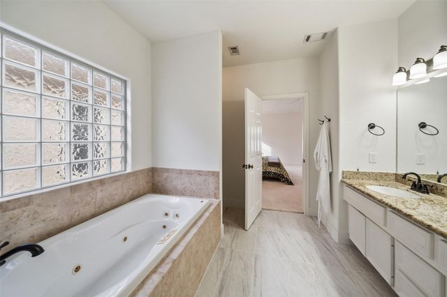 5734 Petty Street, Houston, TX 77007