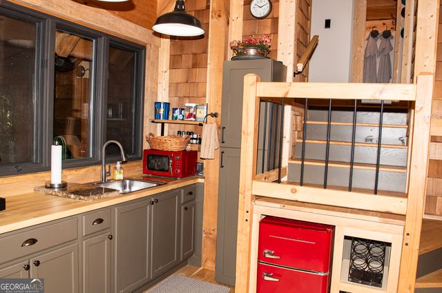 456 Bull Frog Lane, Clayton, GA 30525