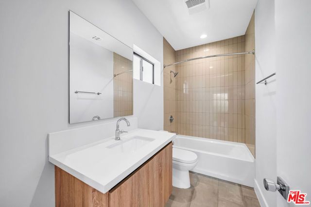 1218 Magnolia Avenue, Los Angeles, CA 90006