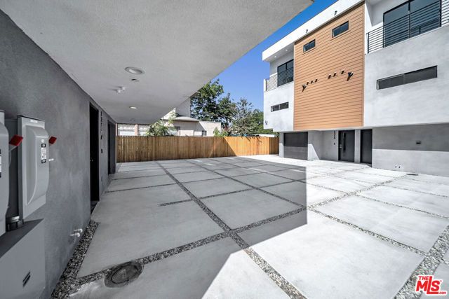 1218 Magnolia Avenue, Los Angeles, CA 90006