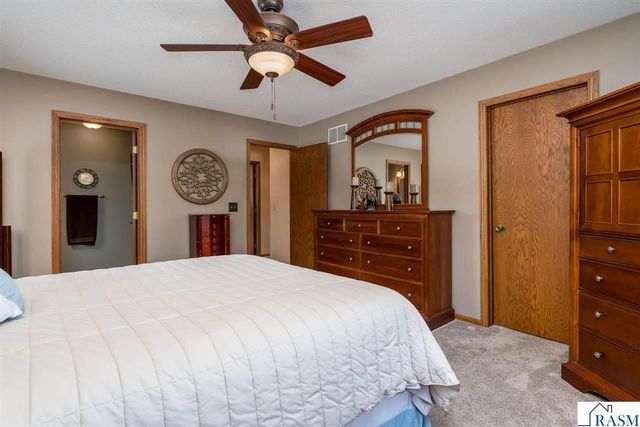 35 Taza Drive, Mankato, MN 56001