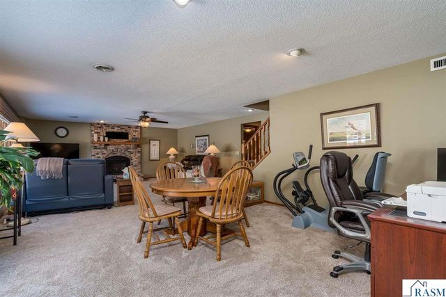 35 Taza Drive, Mankato, MN 56001