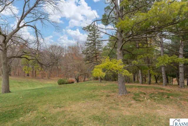 35 Taza Drive, Mankato, MN 56001