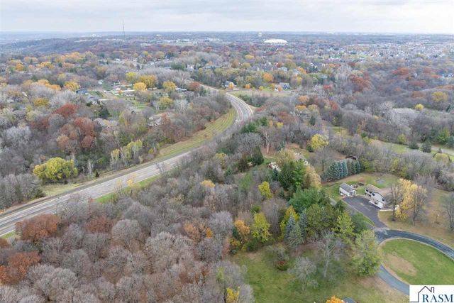 35 Taza Drive, Mankato, MN 56001