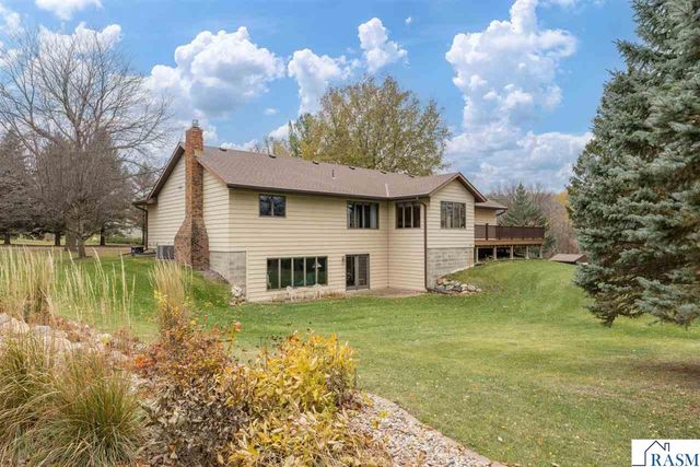 35 Taza Drive, Mankato, MN 56001