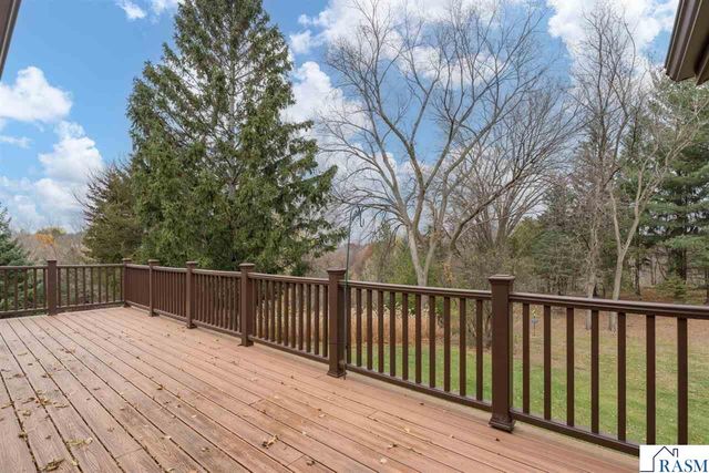 35 Taza Drive, Mankato, MN 56001