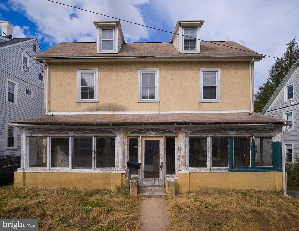 28 S WARNER AVE, Bryn Mawr, PA 19010