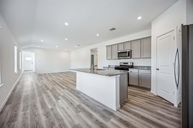 5112 Greengrass Willow Way, Houston, TX 77048