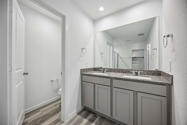 5112 Greengrass Willow Way, Houston, TX 77048