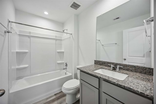 5112 Greengrass Willow Way, Houston, TX 77048
