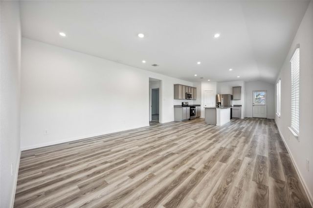 5112 Greengrass Willow Way, Houston, TX 77048