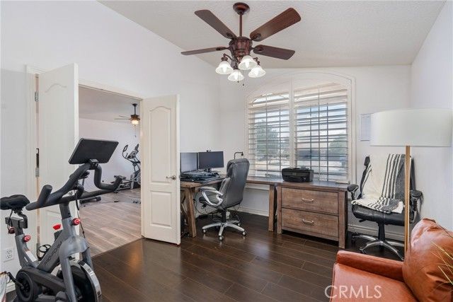 16501 Menahka Road, Apple Valley, CA 92307