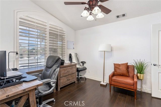 16501 Menahka Road, Apple Valley, CA 92307