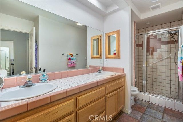 16501 Menahka Road, Apple Valley, CA 92307