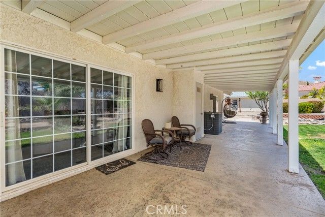 16501 Menahka Road, Apple Valley, CA 92307