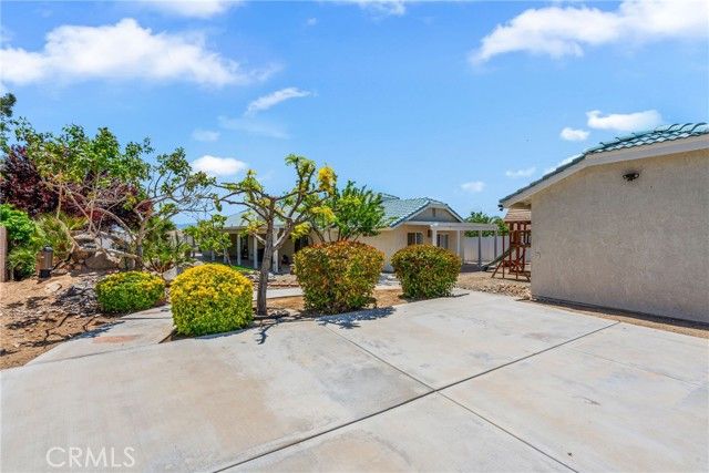 16501 Menahka Road, Apple Valley, CA 92307