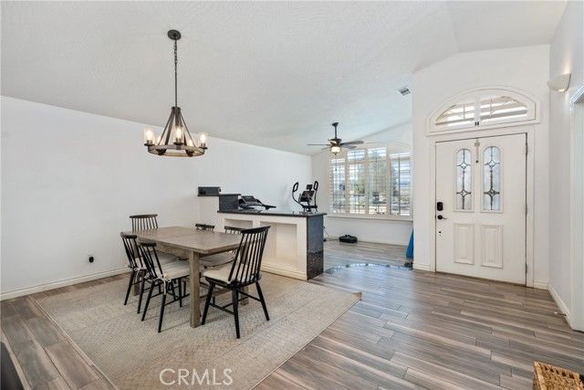 16501 Menahka Road, Apple Valley, CA 92307