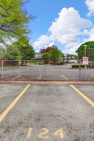 10 Karen Cir 14, Billerica, MA 01821