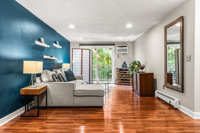 10 Karen Cir 14, Billerica, MA 01821