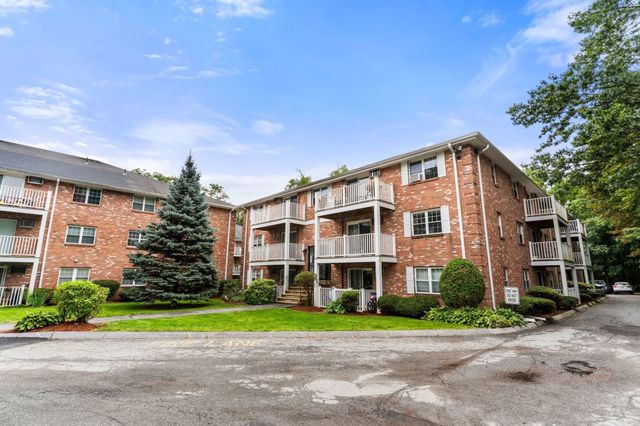 10 Karen Cir 14, Billerica, MA 01821