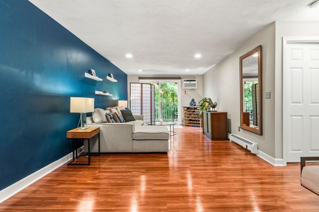10 Karen Cir 14, Billerica, MA 01821