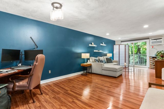 10 Karen Cir 14, Billerica, MA 01821