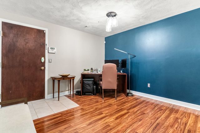 10 Karen Cir 14, Billerica, MA 01821